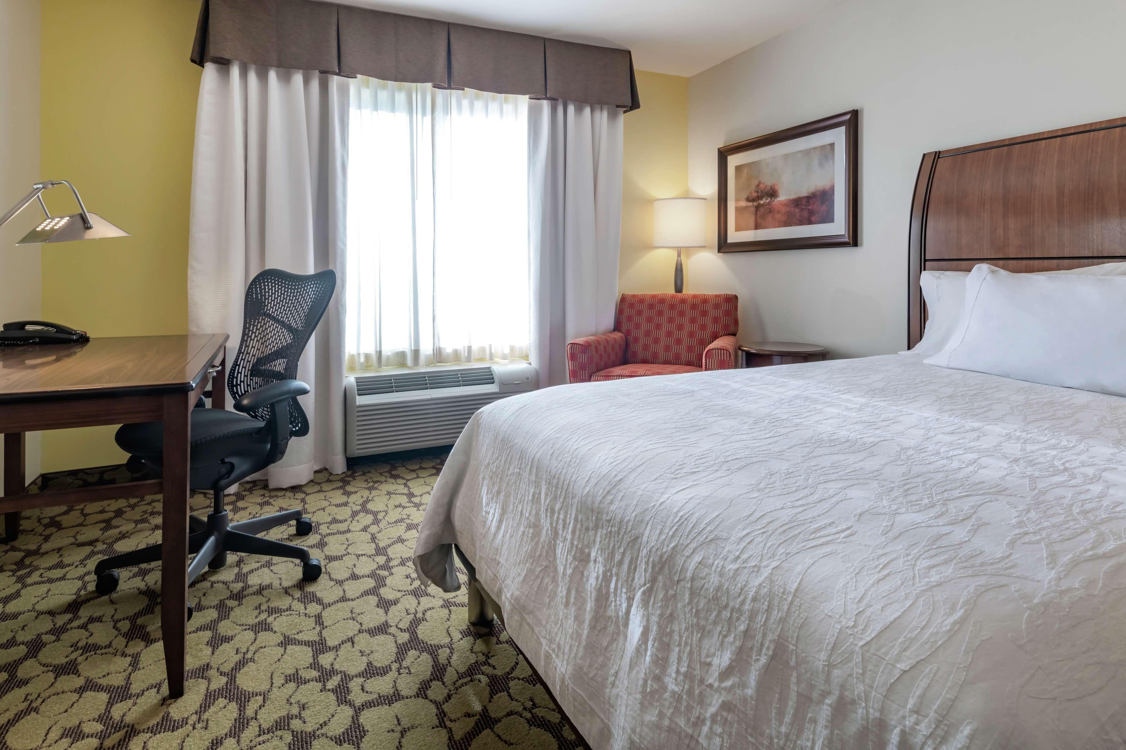 Hilton Garden Inn Devens Common Buitenkant foto