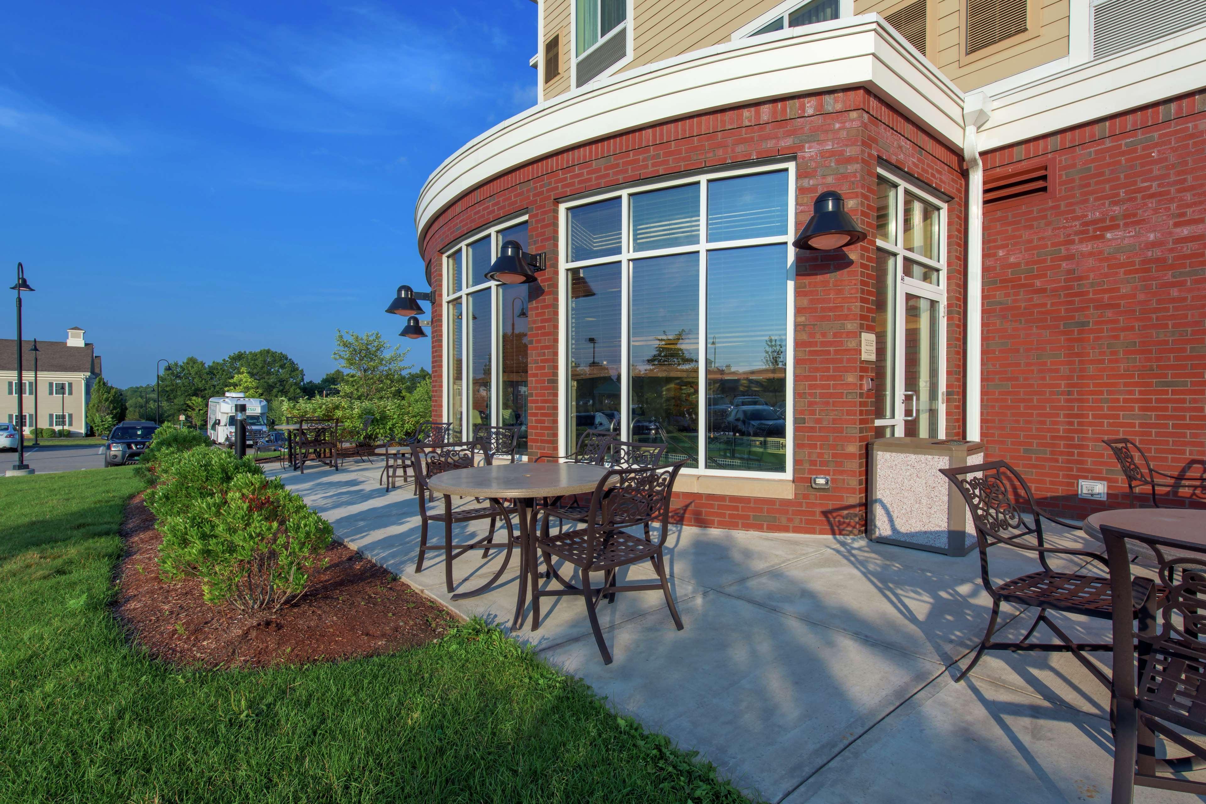 Hilton Garden Inn Devens Common Buitenkant foto
