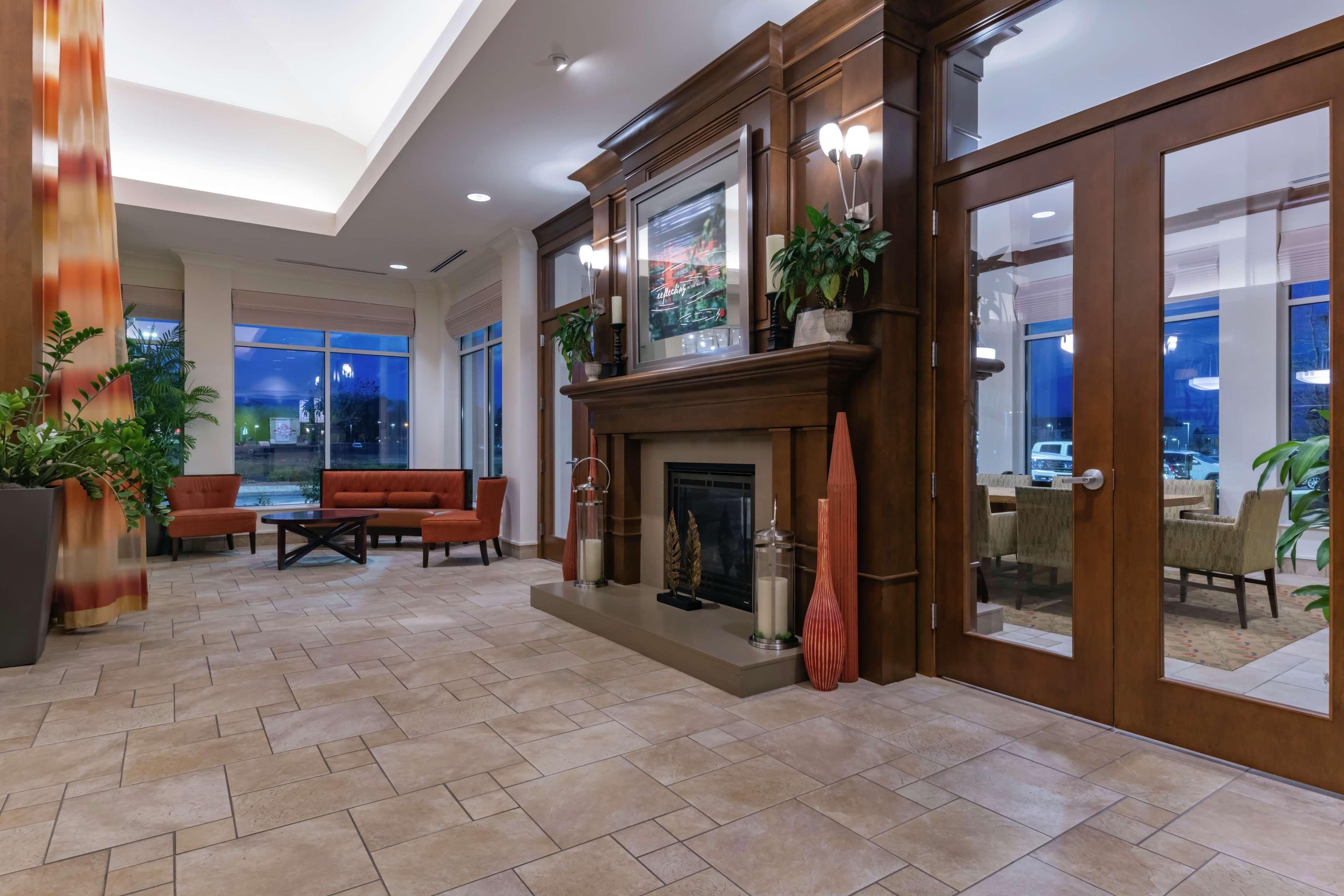 Hilton Garden Inn Devens Common Buitenkant foto
